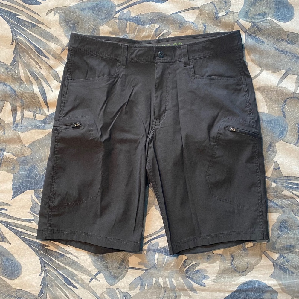 BUY 2 ITEMS & GET 1 FREE - BC Clothing Company Grey Cargo Shorts Sz 34 - NWOT